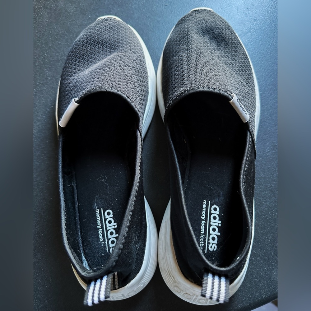 Adidas Women’s Black and White Slip-On Sneakers Size 10 - Picture 2 of 8